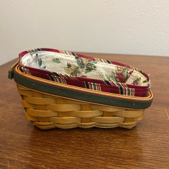 Longaberger 2007 Christmas Basket w/ Holiday Liner & Protector - Picture 3 of 6